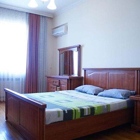 Nizami Street Apartment Baku Bagian luar foto