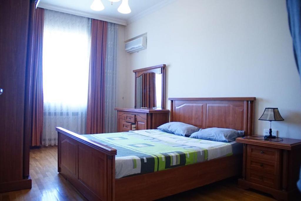 Nizami Street Apartment Baku Bagian luar foto